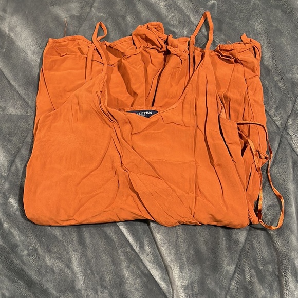 Rust colored romper - Picture 2 of 3